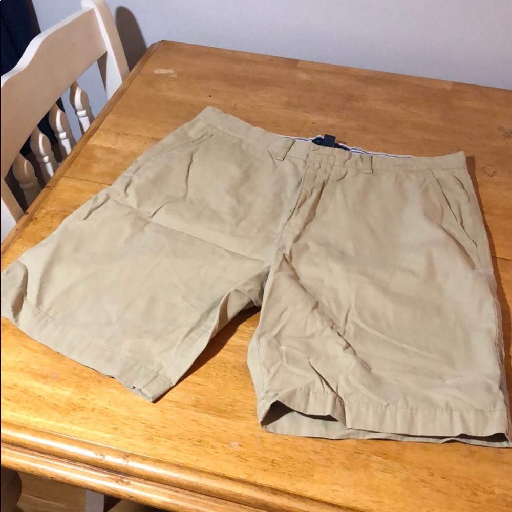 Tommy Hilfiger Khaki Shorts - 34